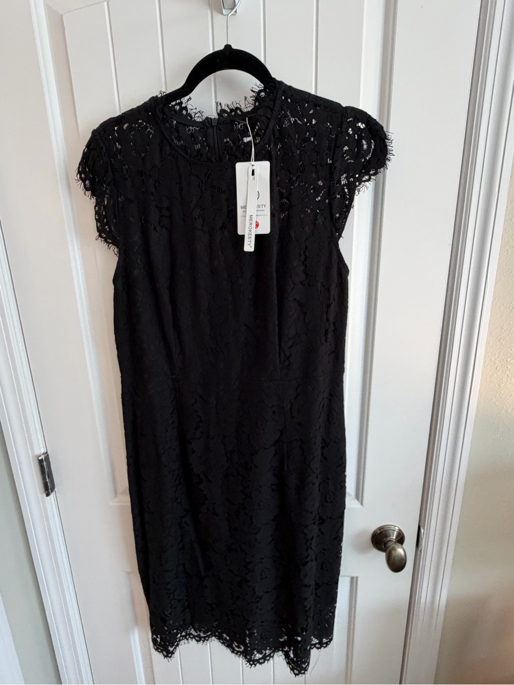 Black Lace Cap-Sleeve Sheath Dress